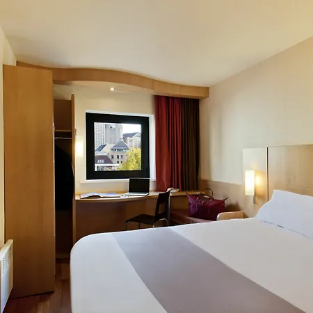 Calais Terminal Cite Europe 3 Etoiles Hotel