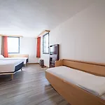 Hotel Calais Terminal Cite Europe 3 Etoiles 3*
