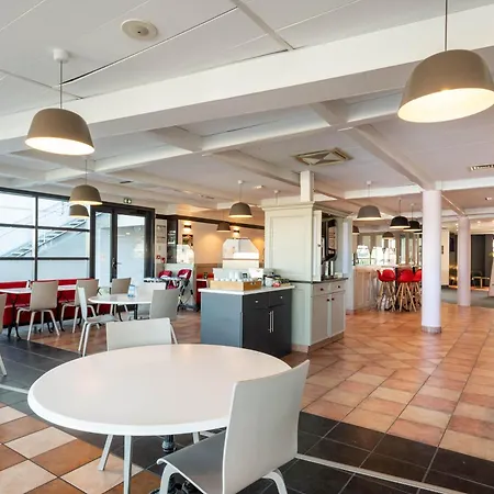Calais Terminal Cite Europe 3 Etoiles 3*
