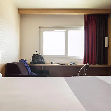 Calais Terminal Cite Europe 3 Etoiles Hotel