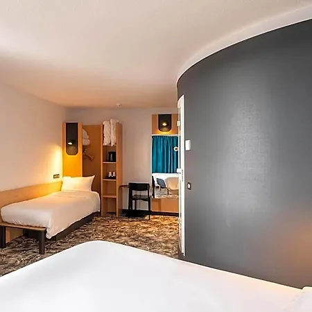 Calais Terminal Cite Europe 3 Etoiles 3*