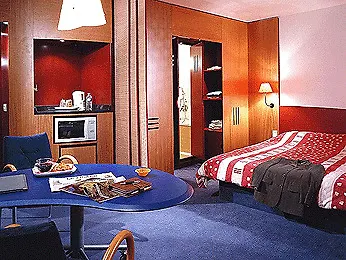 Calais Terminal Cite Europe 3 Etoiles 3* 콘켈
